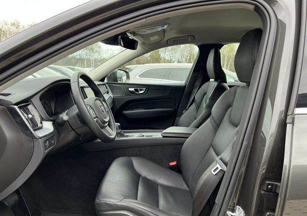Volvo XC 60 cena 139900 przebieg: 102076, rok produkcji 2019 z Przecław małe 742